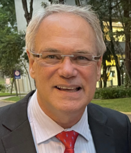 Dr Carlos Brusius